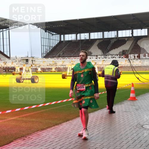 07.12.2025 - St. Pauli X-Mass-Run No. 15 Luisa Fischer http://msf.ph/oto/9388733 07.12.2025 11:56:50 Ziel 2455, 1030, 1042, 1088, 1144, 2077, 2094, 2455, 2929, 2932, 3007, 3433, 3496, 3498, 3499, 3502, 3511, 3802, 3842, 3843, 3844, 3900 meine-sportfotos.de