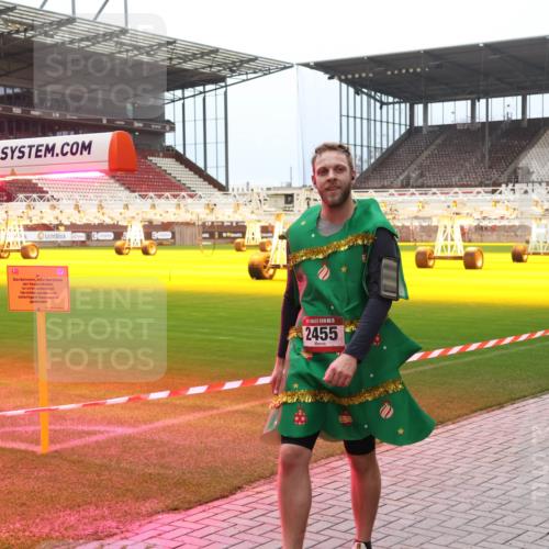 07.12.2025 - St. Pauli X-Mass-Run No. 15 Luisa Fischer http://msf.ph/oto/9388740 07.12.2025 11:56:51 Ziel 15, 2455, 1030, 1088, 1144, 2455, 2929, 2932, 3007, 3433, 3496, 3498, 3499, 3502, 3511, 3802, 3842, 3843, 3844, 3900 meine-sportfotos.de