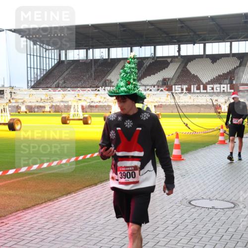 07.12.2025 - St. Pauli X-Mass-Run No. 15 Luisa Fischer http://msf.ph/oto/9388749 07.12.2025 11:56:56 Ziel 15, 3900, 1030, 1030, 1088, 1144, 2455, 2596, 2598, 2599, 2929, 2932, 3007, 3433, 3496, 3498, 3499, 3502, 3511, 3802, 3842, 3843, 3844, 3900, 4172, 4174 meine-sportfotos.de