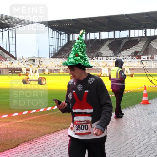 07.12.2025 - St. Pauli X-Mass-Run No. 15 Luisa Fischer http://msf.ph/oto/9388752 07.12.2025 11:56:57 Ziel 0, 15, 3900, 4144, 1030, 1088, 1144, 2455, 2596, 2598, 2599, 2824, 2929, 2932, 3007, 3433, 3459, 3496, 3498, 3499, 3502, 3511, 3842, 3843, 3844, 3900, 4172, 4174 meine-sportfotos.de