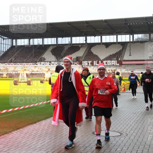 07.12.2025 - St. Pauli X-Mass-Run No. 15 Luisa Fischer http://msf.ph/oto/9388760 07.12.2025 11:57:05 Ziel 103, 3498, 1088, 1144, 2596, 2598, 2599, 2824, 2825, 2826, 2929, 2932, 3007, 3383, 3433, 3459, 3496, 3498, 3511, 3842, 3843, 3844, 3900, 4172, 4174 meine-sportfotos.de