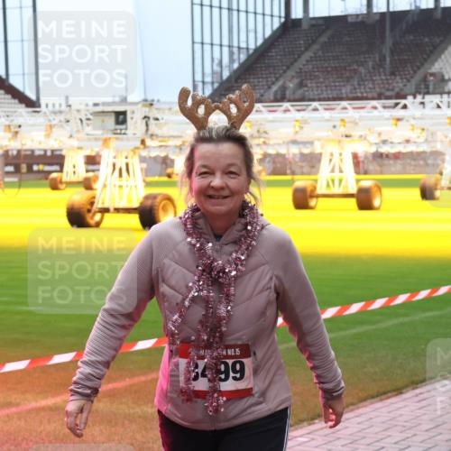 07.12.2025 - St. Pauli X-Mass-Run No. 15 Luisa Fischer http://msf.ph/oto/9388778 07.12.2025 11:57:15 Ziel 15, 499, 722, 1088, 1271, 1836, 1877, 2496, 2596, 2598, 2599, 2824, 2825, 2826, 2929, 2932, 3007, 3383, 3433, 3459, 3496, 3498, 3511, 3842, 3843, 3844, 3900, 4172, 4174 meine-sportfotos.de