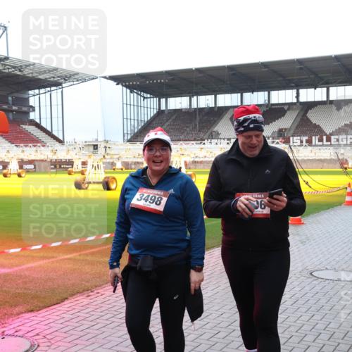 07.12.2025 - St. Pauli X-Mass-Run No. 15 Luisa Fischer http://msf.ph/oto/9388788 07.12.2025 11:57:18 Ziel 3498, 15, 36, 3007, 722, 1088, 1271, 1836, 1877, 2496, 2596, 2598, 2599, 2824, 2825, 2826, 2929, 2932, 3007, 3383, 3433, 3459, 3496, 3498, 3511, 3842, 3843, 3844, 3900, 4172, 4174 meine-sportfotos.de