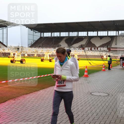07.12.2025 - St. Pauli X-Mass-Run No. 15 Luisa Fischer http://msf.ph/oto/9388792 07.12.2025 11:57:22 Ziel 3007, 3433, 722, 1271, 1836, 1877, 2496, 2596, 2598, 2599, 2824, 2825, 2826, 2929, 2932, 3007, 3383, 3433, 3459, 3842, 3843, 3844, 4172, 4174 meine-sportfotos.de