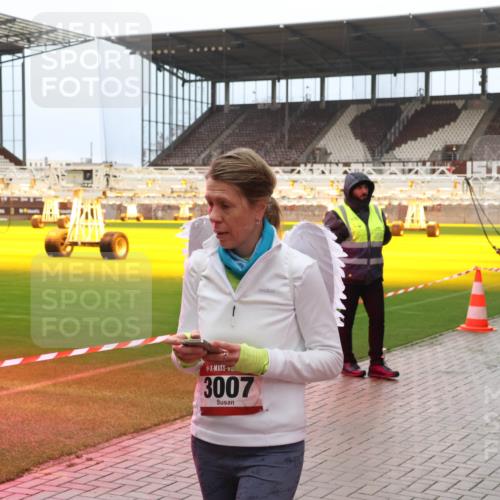 07.12.2025 - St. Pauli X-Mass-Run No. 15 Luisa Fischer http://msf.ph/oto/9388794 07.12.2025 11:57:22 Ziel 3007, 722, 1271, 1836, 1877, 2496, 2596, 2598, 2599, 2824, 2825, 2826, 2929, 2932, 3007, 3383, 3433, 3459, 3842, 3843, 3844, 4172, 4174 meine-sportfotos.de