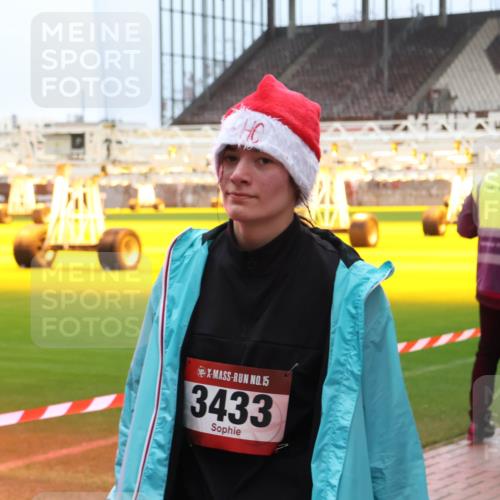 07.12.2025 - St. Pauli X-Mass-Run No. 15 Luisa Fischer http://msf.ph/oto/9388796 07.12.2025 11:57:32 Ziel 15, 3433, 722, 1271, 1327, 1836, 1877, 2496, 2596, 2598, 2599, 2811, 2824, 2825, 2826, 2929, 2932, 3383, 3459, 3842, 3843, 3844, 4172, 4174 meine-sportfotos.de