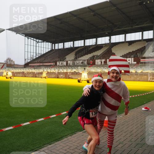 07.12.2025 - St. Pauli X-Mass-Run No. 15 Fabian Wolf http://msf.ph/oto/9388797 07.12.2025 10:20:20 Ziel 459, 1553, 2855, 3832, 4042, 4071, 4116, 4503, 4523 meine-sportfotos.de