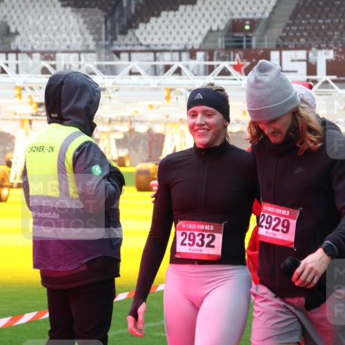 07.12.2025 - St. Pauli X-Mass-Run No. 15 Luisa Fischer http://msf.ph/oto/9388799 07.12.2025 11:57:34 Ziel 15, 2932, 15, 2929, 722, 1271, 1327, 1836, 1877, 2496, 2596, 2598, 2599, 2811, 2824, 2825, 2826, 2932, 3383, 3459, 3842, 3844, 4172, 4174 meine-sportfotos.de