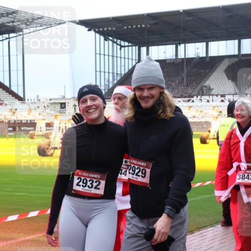 07.12.2025 - St. Pauli X-Mass-Run No. 15 Luisa Fischer http://msf.ph/oto/9388809 07.12.2025 11:57:37 Ziel 15, 2932, 15, 2929, 3842, 722, 1271, 1327, 1836, 1877, 2496, 2596, 2598, 2599, 2811, 2824, 2825, 2826, 3383, 3459, 4125, 4172, 4174 meine-sportfotos.de