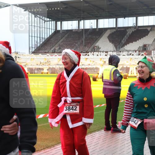 07.12.2025 - St. Pauli X-Mass-Run No. 15 Luisa Fischer http://msf.ph/oto/9388812 07.12.2025 11:57:38 Ziel 5, 2929, 15, 3842, 3459, 2596, 8843, 722, 1271, 1327, 1836, 1877, 2496, 2596, 2598, 2599, 2811, 2824, 2825, 2826, 3383, 3459, 4125, 4172, 4174 meine-sportfotos.de