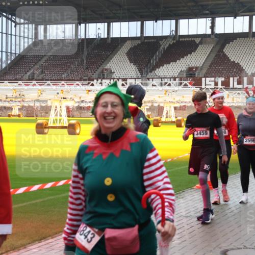 07.12.2025 - St. Pauli X-Mass-Run No. 15 Luisa Fischer http://msf.ph/oto/9388816 07.12.2025 11:57:39 Ziel 3842, 843, 3459, 8, 2596, 2599, 722, 1271, 1327, 1836, 1877, 2496, 2596, 2598, 2599, 2811, 2824, 2825, 2826, 3383, 3459, 4125, 4172, 4174 meine-sportfotos.de