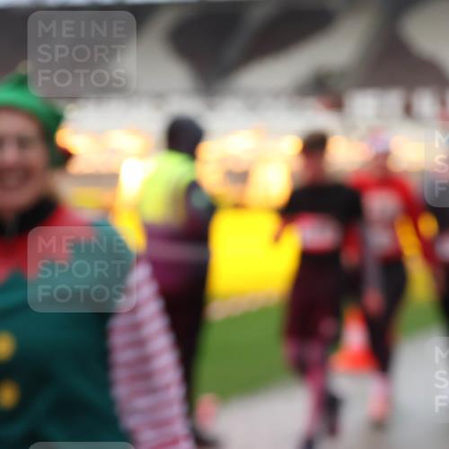 07.12.2025 - St. Pauli X-Mass-Run No. 15 Luisa Fischer http://msf.ph/oto/9388817 07.12.2025 11:57:39 Ziel 722, 1271, 1327, 1836, 1877, 2496, 2596, 2598, 2599, 2811, 2824, 2825, 2826, 3383, 3459, 4125, 4172, 4174 meine-sportfotos.de