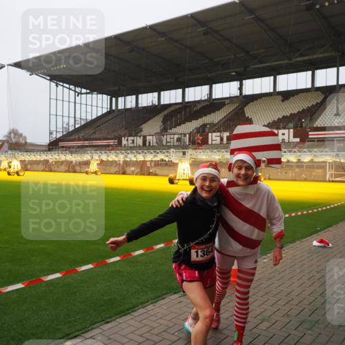 07.12.2025 - St. Pauli X-Mass-Run No. 15 Fabian Wolf http://msf.ph/oto/9388818 07.12.2025 10:20:21 Ziel 447, 452, 459, 1553, 2855, 3473, 3832, 4042, 4071, 4116, 4503, 4523 meine-sportfotos.de
