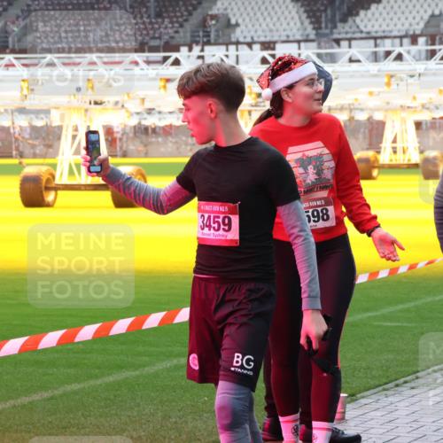 07.12.2025 - St. Pauli X-Mass-Run No. 15 Luisa Fischer http://msf.ph/oto/9388824 07.12.2025 11:57:41 Ziel 15, 3459, 15, 598, 15, 2596, 722, 1271, 1327, 1836, 1877, 2496, 2596, 2598, 2599, 2811, 2824, 2825, 2826, 3383, 3459, 4125, 4172, 4174 meine-sportfotos.de
