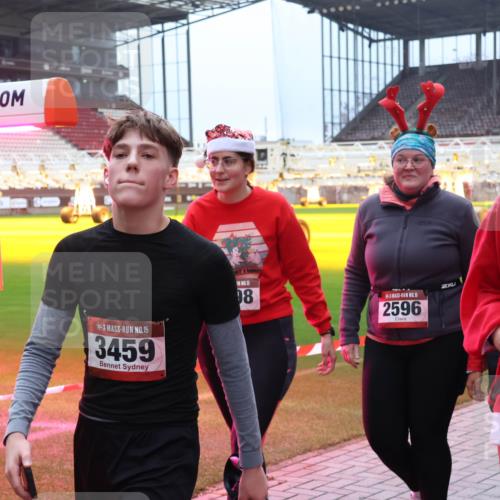 07.12.2025 - St. Pauli X-Mass-Run No. 15 Luisa Fischer http://msf.ph/oto/9388838 07.12.2025 11:57:45 Ziel 15, 3459, 15, 8, 15, 2596, 15, 722, 722, 1271, 1327, 1836, 1877, 2228, 2496, 2811, 2824, 2825, 2826, 3383, 3444, 3452, 3459, 3993, 4125 meine-sportfotos.de