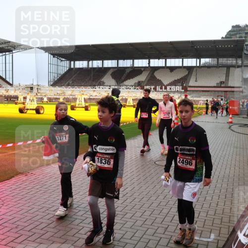 07.12.2025 - St. Pauli X-Mass-Run No. 15 Luisa Fischer http://msf.ph/oto/9388852 07.12.2025 11:57:49 Ziel 1271, 1836, 4174, 4172, 15, 2496, 722, 1271, 1327, 1836, 1877, 2228, 2496, 2811, 3383, 3444, 3452, 3480, 3847, 3852, 3993, 4125 meine-sportfotos.de