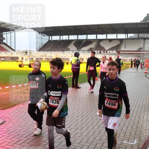 07.12.2025 - St. Pauli X-Mass-Run No. 15 Luisa Fischer http://msf.ph/oto/9388853 07.12.2025 11:57:49 Ziel 1271, 15, 1836, 4174, 4172, 15, 2496, 722, 1271, 1327, 1836, 1877, 2228, 2496, 2811, 3383, 3444, 3452, 3480, 3847, 3852, 3993, 4125 meine-sportfotos.de