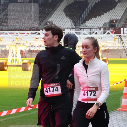 07.12.2025 - St. Pauli X-Mass-Run No. 15 Luisa Fischer http://msf.ph/oto/9388859 07.12.2025 11:57:52 Ziel 15, 4174, 15, 4172, 722, 1271, 1327, 1836, 1877, 2228, 2496, 2811, 3383, 3444, 3452, 3480, 3847, 3852, 3993, 4125 meine-sportfotos.de