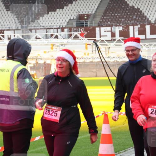 07.12.2025 - St. Pauli X-Mass-Run No. 15 Luisa Fischer http://msf.ph/oto/9388880 07.12.2025 11:58:00 Ziel 2825, 2824, 80, 1327, 1836, 1877, 2228, 2496, 2811, 3444, 3452, 3480, 3847, 3852, 3993, 4125 meine-sportfotos.de