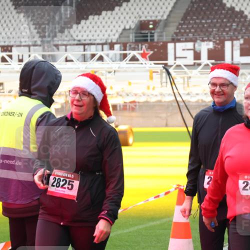 07.12.2025 - St. Pauli X-Mass-Run No. 15 Luisa Fischer http://msf.ph/oto/9388881 07.12.2025 11:58:00 Ziel 15, 2825, 2, 15, 2824, 1327, 1836, 1877, 2228, 2496, 2811, 3444, 3452, 3480, 3847, 3852, 3993, 4125 meine-sportfotos.de