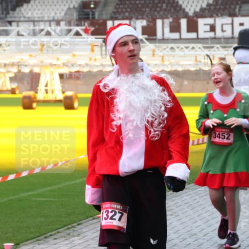 07.12.2025 - St. Pauli X-Mass-Run No. 15 Luisa Fischer http://msf.ph/oto/9388906 07.12.2025 11:58:15 Ziel 15, 1327, 3452, 1327, 2228, 2811, 3444, 3452, 3480, 3801, 3817, 3847, 3852, 3993, 4125, 4218, 4240 meine-sportfotos.de