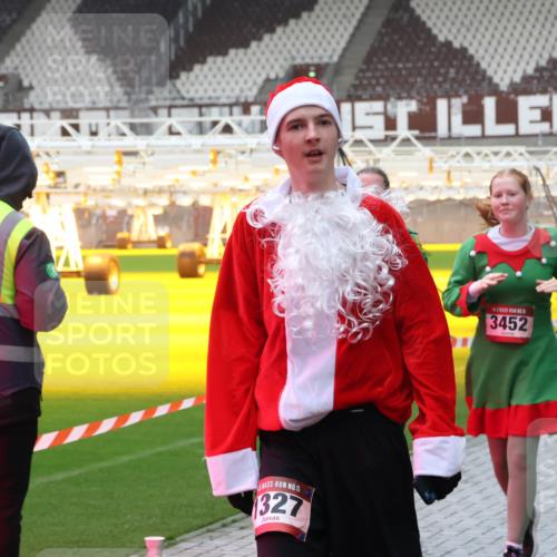 07.12.2025 - St. Pauli X-Mass-Run No. 15 Luisa Fischer http://msf.ph/oto/9388908 07.12.2025 11:58:16 Ziel 15, 327, 3452, 1327, 2228, 2811, 3444, 3452, 3480, 3801, 3817, 3847, 3852, 3993, 4125, 4218, 4240 meine-sportfotos.de