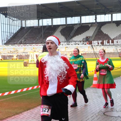 07.12.2025 - St. Pauli X-Mass-Run No. 15 Luisa Fischer http://msf.ph/oto/9388914 07.12.2025 11:58:17 Ziel 1, 15, 327, 444, 3452, 3449, 1327, 2228, 2811, 3444, 3452, 3480, 3801, 3817, 3847, 3852, 3993, 4125, 4218, 4240 meine-sportfotos.de