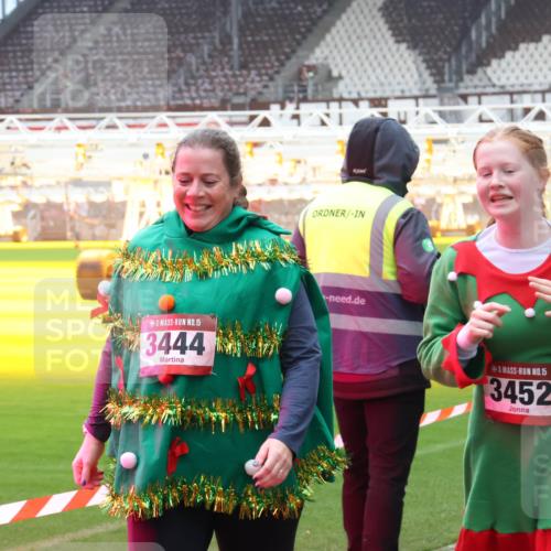 07.12.2025 - St. Pauli X-Mass-Run No. 15 Luisa Fischer http://msf.ph/oto/9388918 07.12.2025 11:58:19 Ziel 15, 3444, 15, 3452, 1327, 2228, 3444, 3452, 3480, 3801, 3817, 3847, 3852, 3993, 4125, 4218, 4240 meine-sportfotos.de