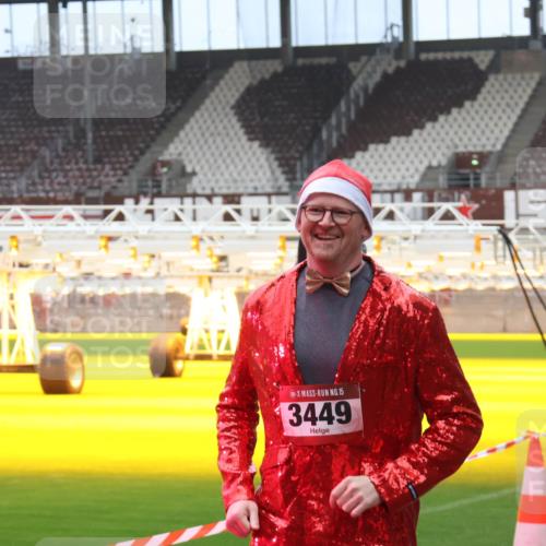 07.12.2025 - St. Pauli X-Mass-Run No. 15 Luisa Fischer http://msf.ph/oto/9388925 07.12.2025 11:58:21 Ziel 15, 3449, 2228, 3444, 3452, 3480, 3801, 3817, 3847, 3852, 3993, 4125, 4218, 4240 meine-sportfotos.de
