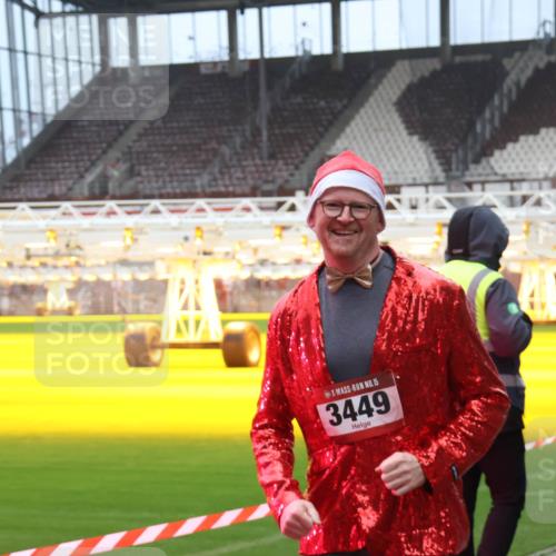 07.12.2025 - St. Pauli X-Mass-Run No. 15 Luisa Fischer http://msf.ph/oto/9388926 07.12.2025 11:58:22 Ziel 15, 3449, 15, 2228, 3444, 3452, 3480, 3801, 3817, 3847, 3852, 3993, 4125, 4218, 4240 meine-sportfotos.de
