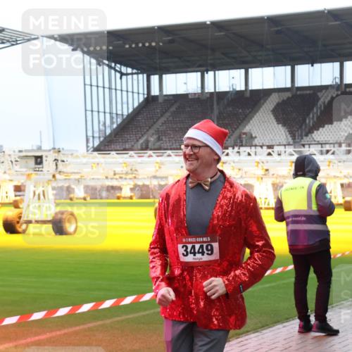 07.12.2025 - St. Pauli X-Mass-Run No. 15 Luisa Fischer http://msf.ph/oto/9388928 07.12.2025 11:58:22 Ziel 15, 3449, 2228, 3444, 3452, 3480, 3801, 3817, 3847, 3852, 3993, 4125, 4218, 4240 meine-sportfotos.de