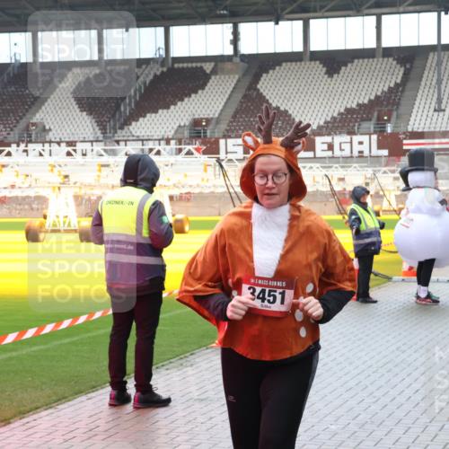 07.12.2025 - St. Pauli X-Mass-Run No. 15 Luisa Fischer http://msf.ph/oto/9388933 07.12.2025 11:58:24 Ziel 15, 3451, 2228, 2228, 3444, 3452, 3480, 3801, 3817, 3847, 3852, 3993, 4125, 4218, 4240 meine-sportfotos.de