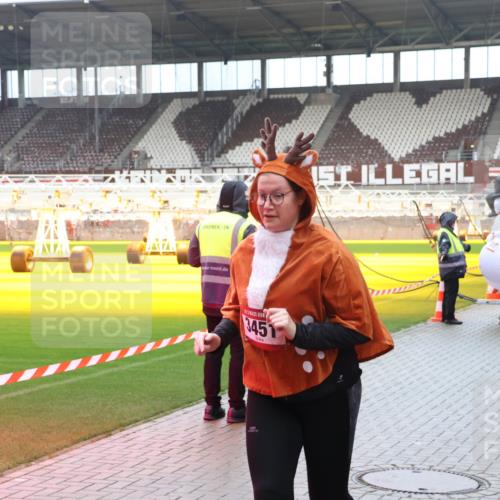 07.12.2025 - St. Pauli X-Mass-Run No. 15 Luisa Fischer http://msf.ph/oto/9388934 07.12.2025 11:58:24 Ziel 345, 2224, 2228, 3444, 3452, 3480, 3801, 3817, 3847, 3852, 3993, 4125, 4218, 4240 meine-sportfotos.de