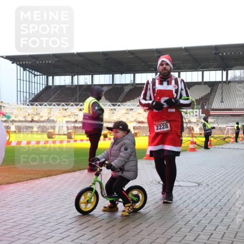 07.12.2025 - St. Pauli X-Mass-Run No. 15 Luisa Fischer http://msf.ph/oto/9388950 07.12.2025 11:58:37 Ziel 2228, 163, 1151, 1909, 1914, 3150, 3457, 3661, 3801, 3817, 4057, 4218, 4240, 4721 meine-sportfotos.de