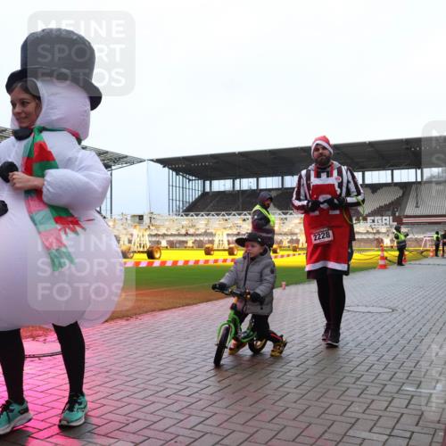 07.12.2025 - St. Pauli X-Mass-Run No. 15 Luisa Fischer http://msf.ph/oto/9388953 07.12.2025 11:58:38 Ziel 2228, 163, 1151, 1909, 1914, 3150, 3457, 3661, 3801, 3817, 4057, 4218, 4240, 4721 meine-sportfotos.de
