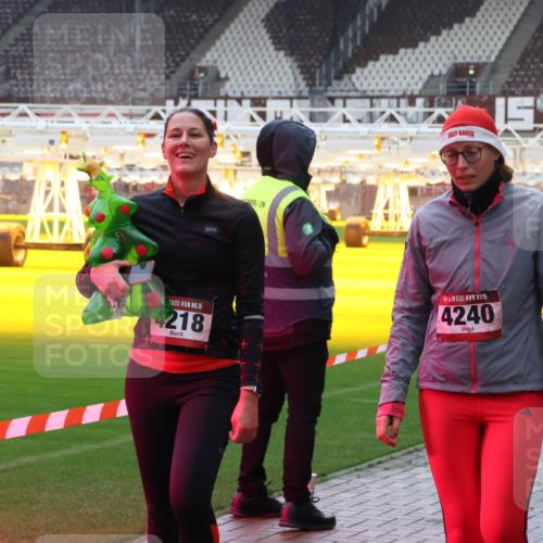 07.12.2025 - St. Pauli X-Mass-Run No. 15 Luisa Fischer http://msf.ph/oto/9388962 07.12.2025 11:58:56 Ziel 15, 4218, 15, 4240, 163, 409, 413, 415, 419, 589, 1151, 1909, 1914, 3150, 3192, 3457, 3533, 3661, 3801, 3817, 4057, 4218, 4240, 4312, 4505, 4721 meine-sportfotos.de