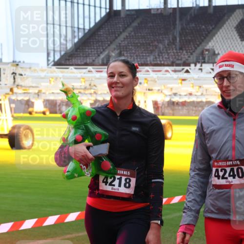07.12.2025 - St. Pauli X-Mass-Run No. 15 Luisa Fischer http://msf.ph/oto/9388967 07.12.2025 11:58:57 Ziel 15, 4218, 15, 4240, 163, 409, 413, 415, 419, 589, 1151, 1909, 1914, 3150, 3192, 3457, 3533, 3661, 3801, 3817, 4057, 4312, 4505, 4721 meine-sportfotos.de