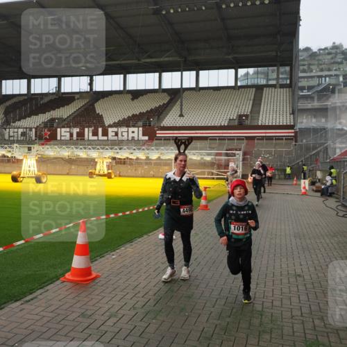 07.12.2025 - St. Pauli X-Mass-Run No. 15 Fabian Wolf http://msf.ph/oto/9388974 07.12.2025 10:20:38 Ziel 447, 452, 461, 478, 1016, 1076, 1466, 2187, 3473, 3832, 4116, 4490, 4517 meine-sportfotos.de