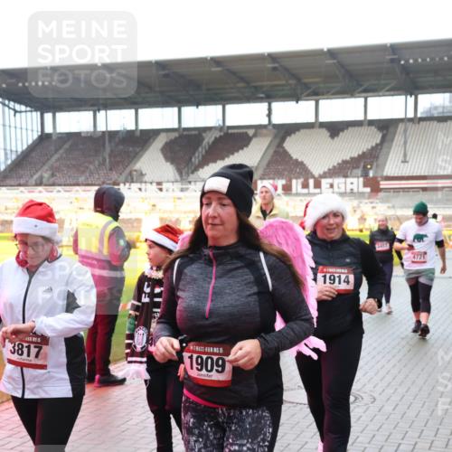07.12.2025 - St. Pauli X-Mass-Run No. 15 Luisa Fischer http://msf.ph/oto/9388984 07.12.2025 11:59:04 Ziel 15, 3817, 15, 1909, 1914, 3457, 4721, 1151, 163, 409, 413, 415, 419, 589, 1151, 1777, 1909, 1914, 3150, 3192, 3457, 3533, 3661, 4057, 4312, 4505, 4721 meine-sportfotos.de