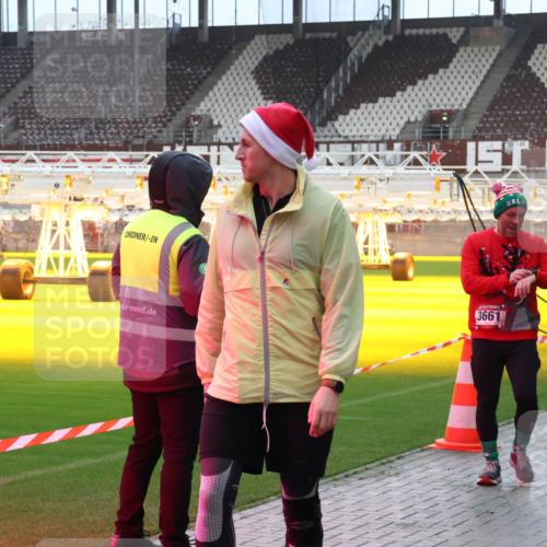 07.12.2025 - St. Pauli X-Mass-Run No. 15 Luisa Fischer http://msf.ph/oto/9388994 07.12.2025 11:59:07 Ziel 3661, 472, 163, 409, 413, 415, 419, 589, 1151, 1777, 1909, 1914, 3150, 3192, 3457, 3533, 3661, 4057, 4312, 4505, 4721 meine-sportfotos.de