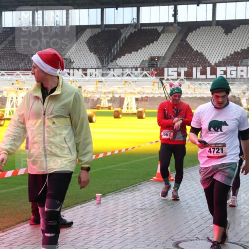 07.12.2025 - St. Pauli X-Mass-Run No. 15 Luisa Fischer http://msf.ph/oto/9388996 07.12.2025 11:59:07 Ziel 3661, 15, 4721, 163, 409, 413, 415, 419, 589, 1151, 1777, 1909, 1914, 3150, 3192, 3457, 3533, 3661, 4057, 4312, 4505, 4721 meine-sportfotos.de