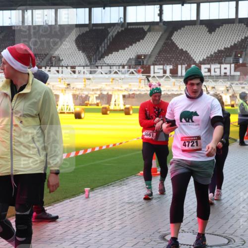 07.12.2025 - St. Pauli X-Mass-Run No. 15 Luisa Fischer http://msf.ph/oto/9388998 07.12.2025 11:59:08 Ziel 1, 3661, 15, 4721, 163, 409, 413, 415, 419, 589, 1151, 1777, 1909, 1914, 3150, 3192, 3457, 3533, 3661, 4057, 4312, 4505, 4721 meine-sportfotos.de