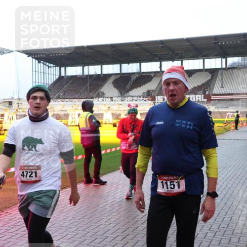 07.12.2025 - St. Pauli X-Mass-Run No. 15 Luisa Fischer http://msf.ph/oto/9389010 07.12.2025 11:59:11 Ziel 15, 4721, 54, 28, 18, 09, 50, 15, 15, 1151, 163, 409, 413, 415, 419, 589, 1151, 1777, 1909, 1914, 3150, 3192, 3457, 3533, 3661, 4057, 4312, 4505, 4721, 4733 meine-sportfotos.de
