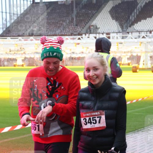 07.12.2025 - St. Pauli X-Mass-Run No. 15 Luisa Fischer http://msf.ph/oto/9389017 07.12.2025 11:59:13 Ziel 10, 661, 15, 3457, 163, 409, 413, 415, 419, 589, 1151, 1777, 1909, 1914, 3150, 3192, 3457, 3533, 3661, 4057, 4312, 4505, 4721, 4733, 4749 meine-sportfotos.de
