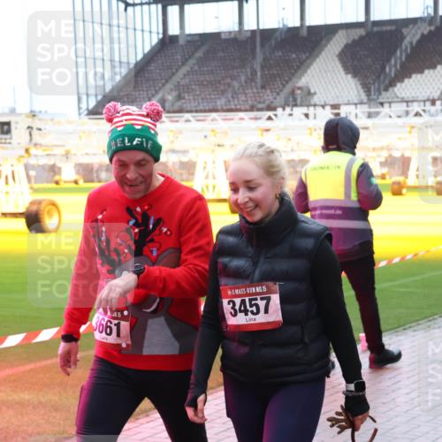 07.12.2025 - St. Pauli X-Mass-Run No. 15 Luisa Fischer http://msf.ph/oto/9389019 07.12.2025 11:59:13 Ziel 0, 15, 3661, 15, 3457, 163, 409, 413, 415, 419, 589, 1151, 1777, 1909, 1914, 3150, 3192, 3457, 3533, 3661, 4057, 4312, 4505, 4721, 4733, 4749 meine-sportfotos.de