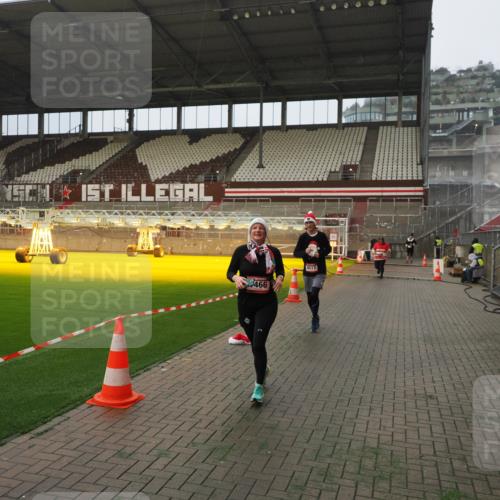 07.12.2025 - St. Pauli X-Mass-Run No. 15 Fabian Wolf http://msf.ph/oto/9389024 07.12.2025 10:20:42 Ziel 392, 461, 478, 1016, 1076, 1466, 2187, 4490, 4517 meine-sportfotos.de