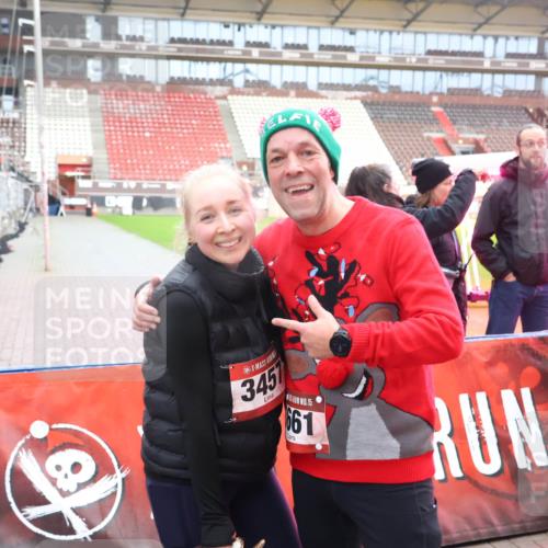07.12.2025 - St. Pauli X-Mass-Run No. 15 Luisa Fischer http://msf.ph/oto/9389027 07.12.2025 11:59:20 Ziel 3451, 15, 661, 163, 409, 413, 415, 419, 589, 1337, 1406, 1777, 3150, 3192, 3533, 4057, 4312, 4505, 4733, 4749 meine-sportfotos.de