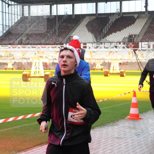 07.12.2025 - St. Pauli X-Mass-Run No. 15 Luisa Fischer http://msf.ph/oto/9389054 07.12.2025 11:59:48 Ziel 419, 862, 1337, 1406, 1777, 1864, 1865, 1868, 2627, 2630, 2741, 4242, 4306, 4733, 4744, 4749, 4754, 4790 meine-sportfotos.de