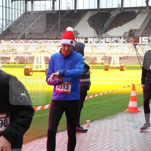 07.12.2025 - St. Pauli X-Mass-Run No. 15 Luisa Fischer http://msf.ph/oto/9389055 07.12.2025 11:59:49 Ziel 4790, 5, 4312, 419, 862, 1337, 1406, 1777, 1864, 1865, 1868, 2627, 2630, 2741, 4242, 4306, 4733, 4744, 4749, 4754, 4790 meine-sportfotos.de
