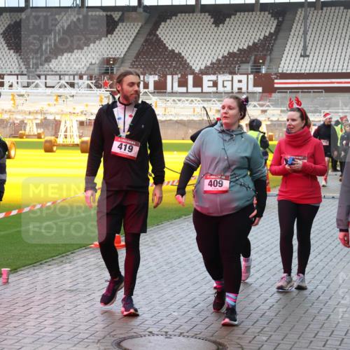07.12.2025 - St. Pauli X-Mass-Run No. 15 Luisa Fischer http://msf.ph/oto/9389058 07.12.2025 11:59:50 Ziel 419, 5, 409, 714, 589, 862, 1337, 1406, 1777, 1864, 1865, 1868, 2627, 2630, 2741, 4242, 4306, 4733, 4744, 4749, 4754, 4790 meine-sportfotos.de